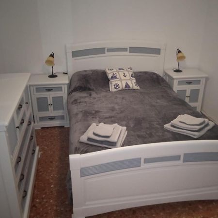 Edificio Gijon Newly Renovated Two-Bedroom Apartment Benidorm Kültér fotó